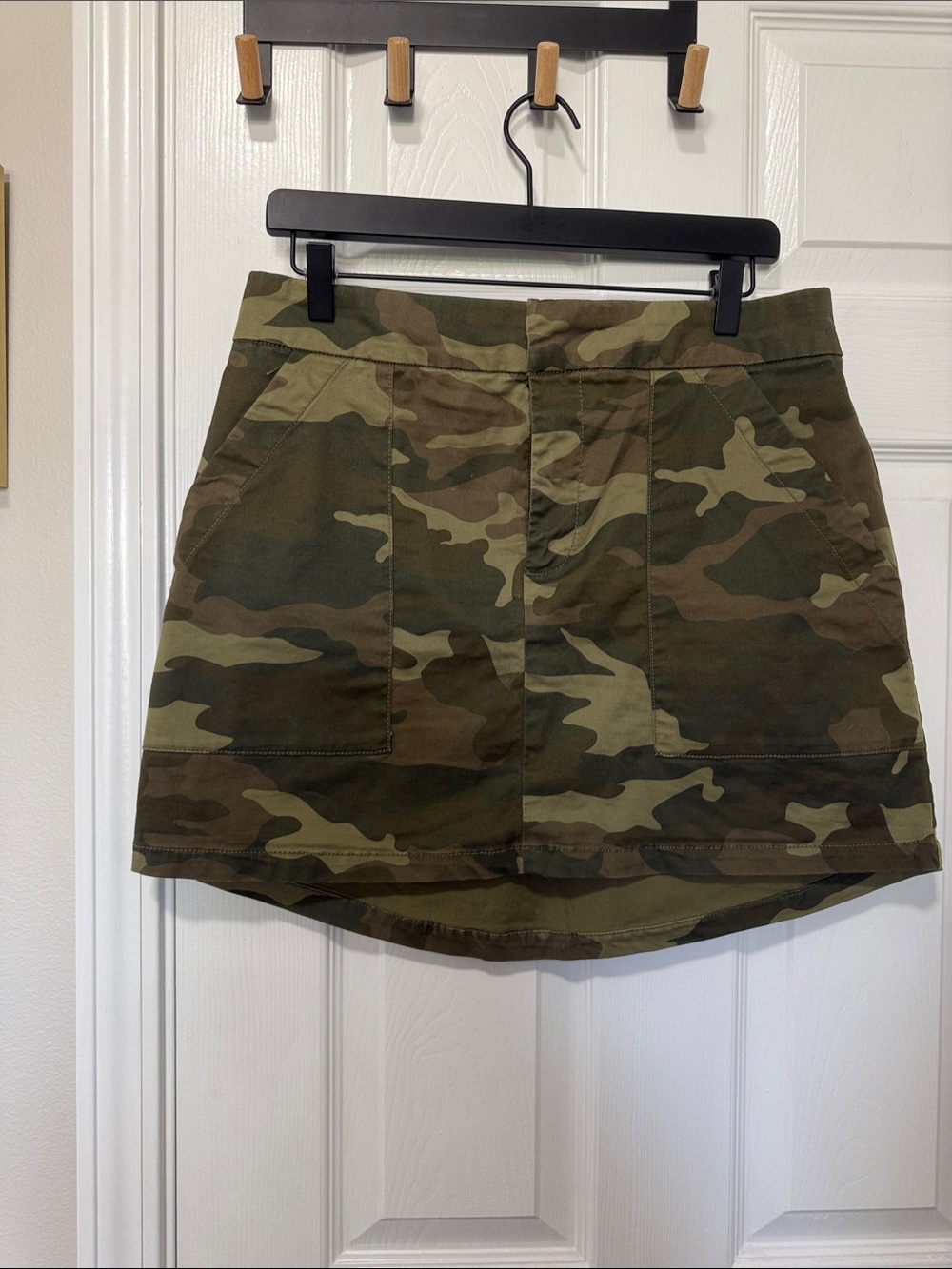 Sanctuary Anthropologie Mini Skirt in Olive Green Hilo hem Sz L